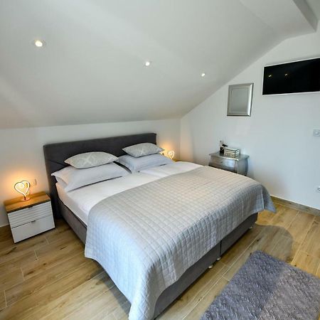 Cambi Lux Apartment Otok  Exterior photo