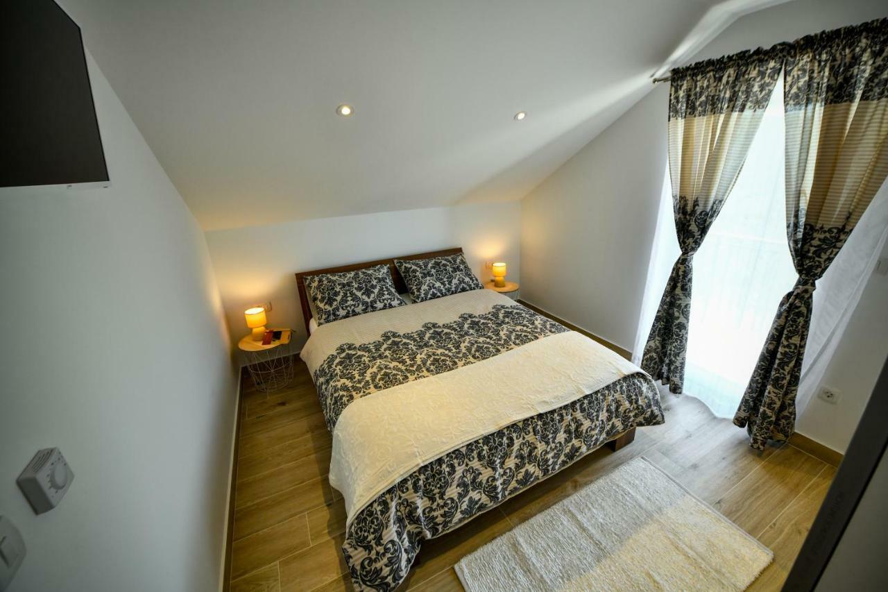 Cambi Lux Apartment Otok  Exterior photo