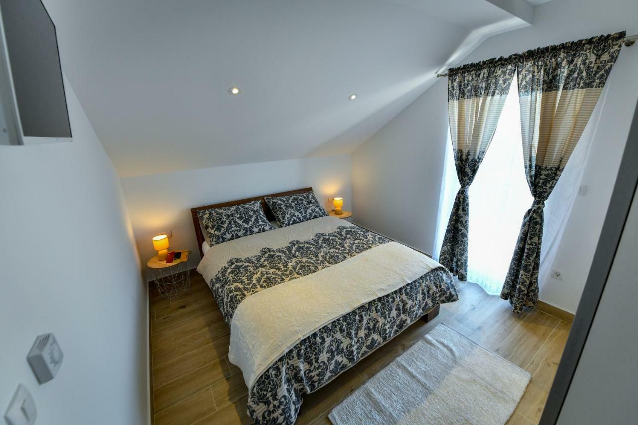 Cambi Lux Apartment Otok  Exterior photo