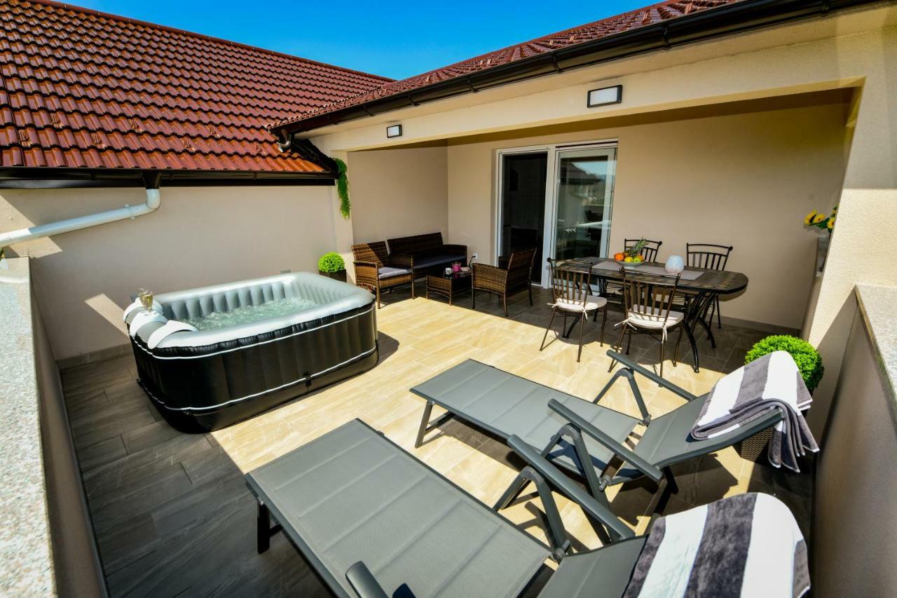 Cambi Lux Apartment Otok  Exterior photo
