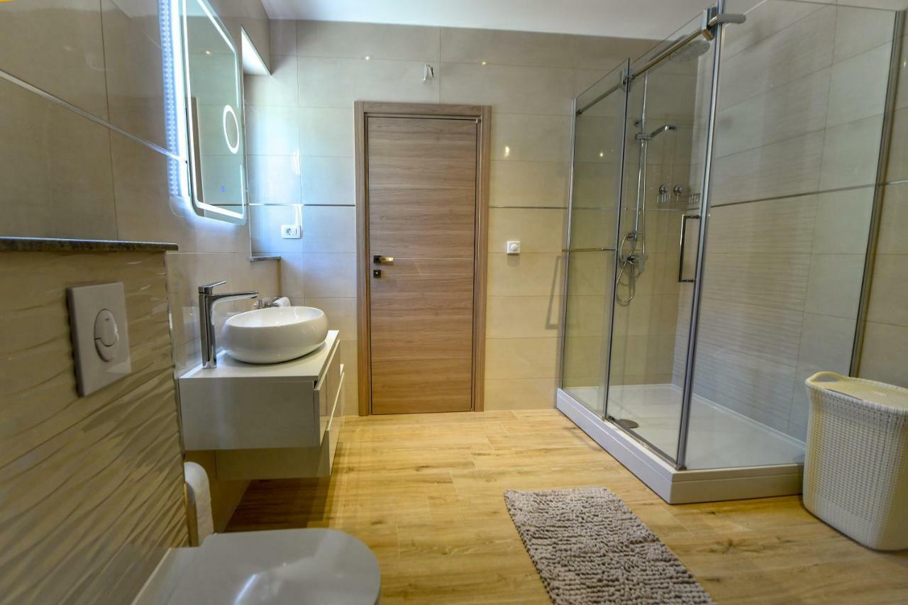Cambi Lux Apartment Otok  Exterior photo